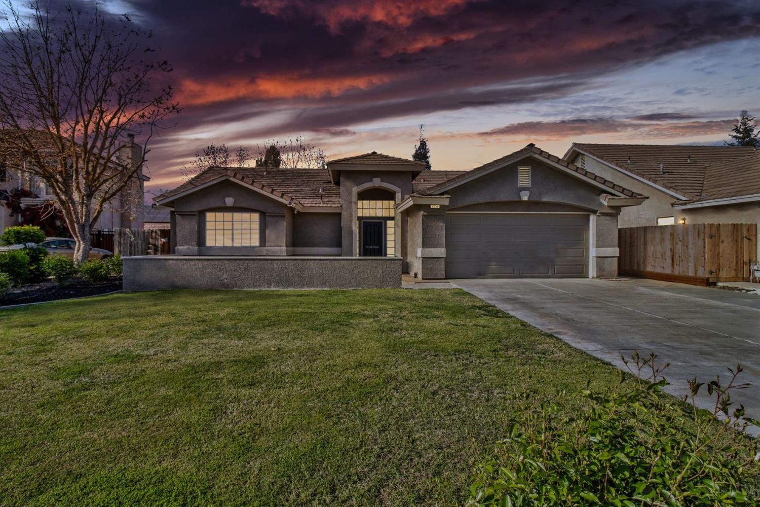 5252 West Decatur Avenue Fresno, CA 93722 - Photo 2 of 29 Gallery Image 2