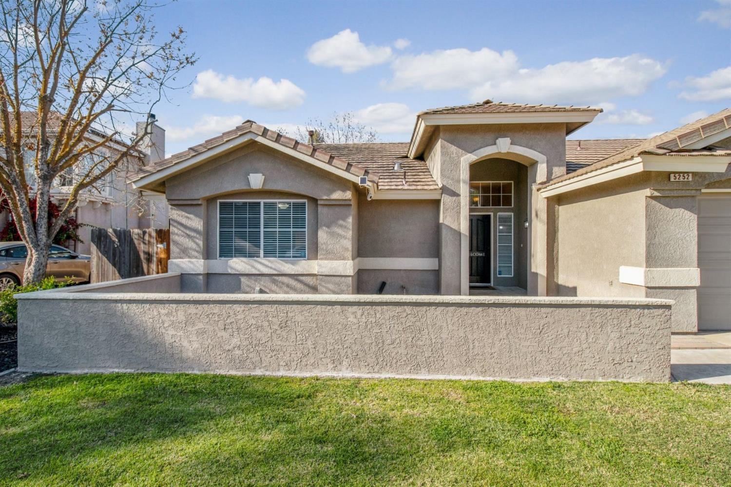 5252 West Decatur Avenue Fresno, CA 93722 - Photo 3 of 29 Gallery Image 3
