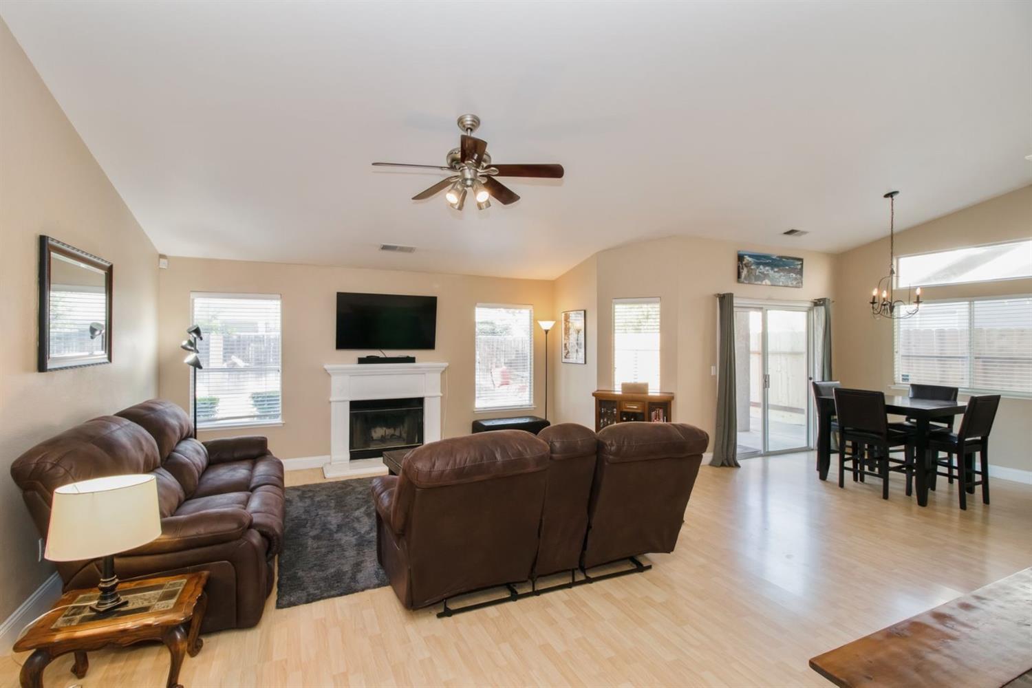 5252 West Decatur Avenue Fresno, CA 93722 - Photo 7 of 29 Gallery Image 7