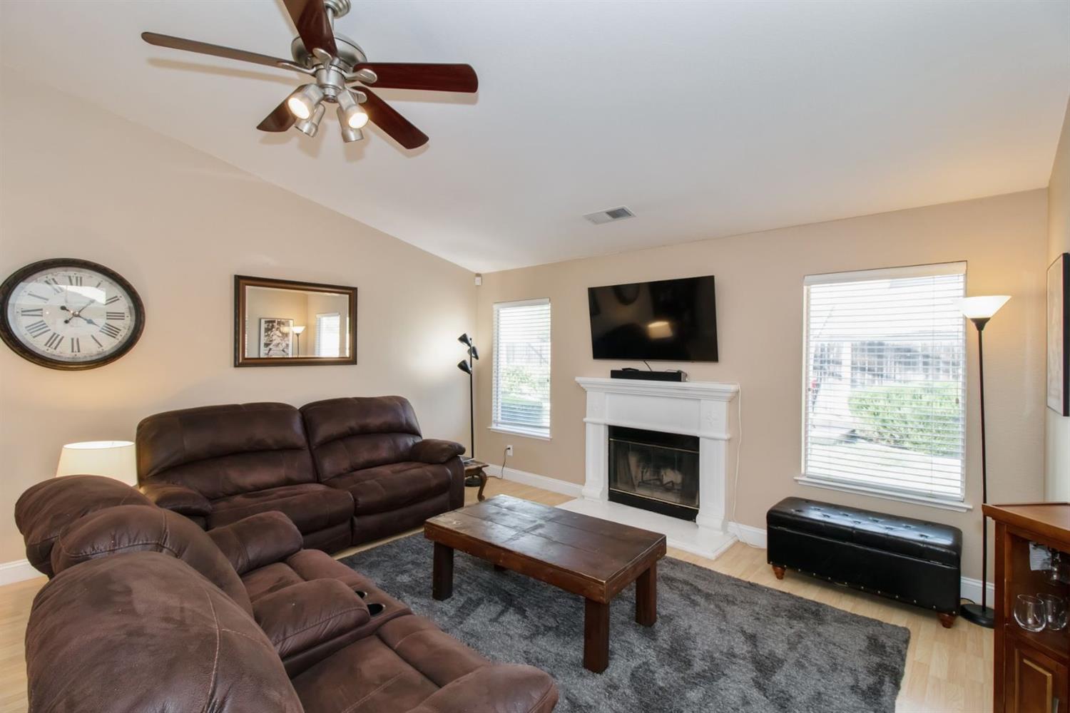 5252 West Decatur Avenue Fresno, CA 93722 - Photo 8 of 29 Gallery Image 8