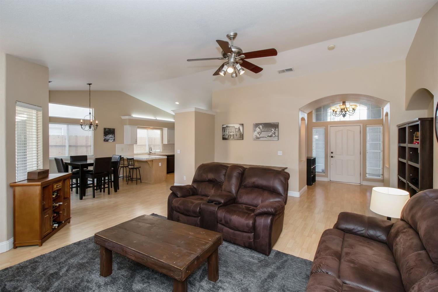 5252 West Decatur Avenue Fresno, CA 93722 - Photo 9 of 29 Gallery Image 9