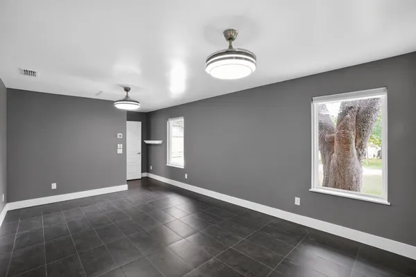 $2,350 | 513 Meadowbrook Drive, Georgetown, TX 78628