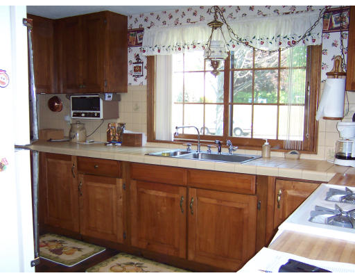 8 Sylvia Street Three Rivers, MA 01080 - Photo 2 of 9