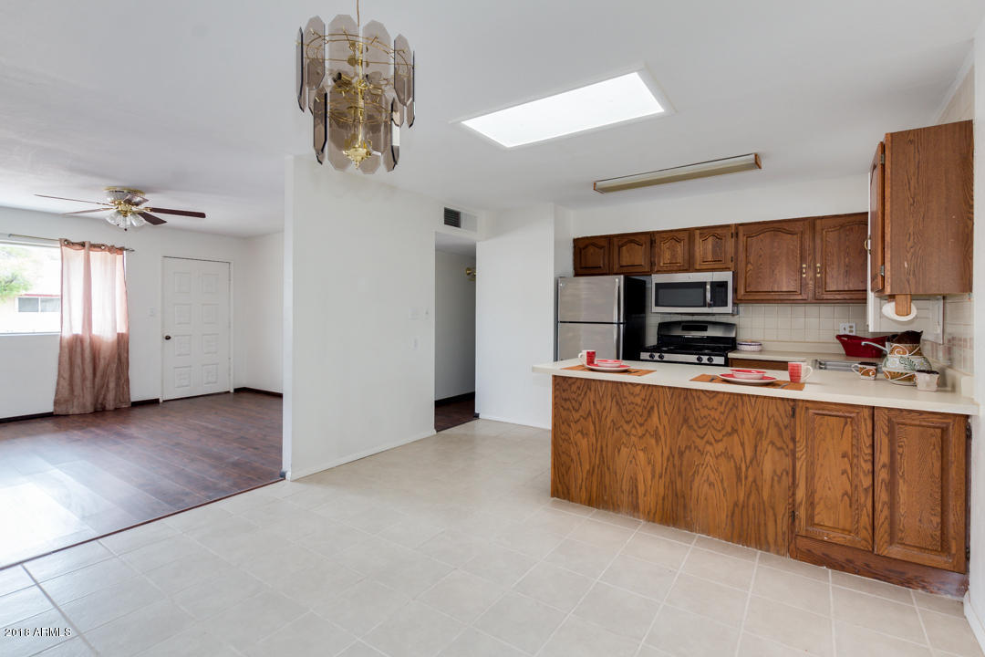 333 Danbury Road Kearny, AZ 85137 - Photo 1 of 30 Eat-in Kitchen