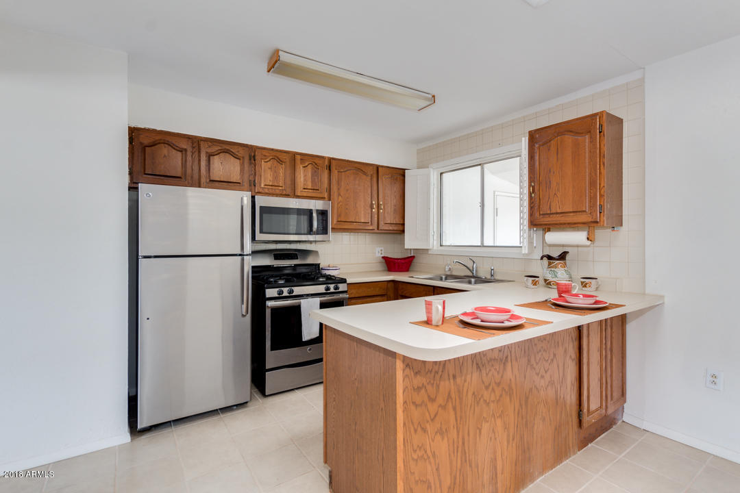 333 Danbury Road Kearny, AZ 85137 - Photo 13 of 30 Eat-in Kitchen