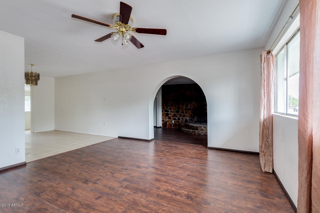 333 Danbury Road Kearny, AZ 85137 - Photo 18 of 30 Living Room