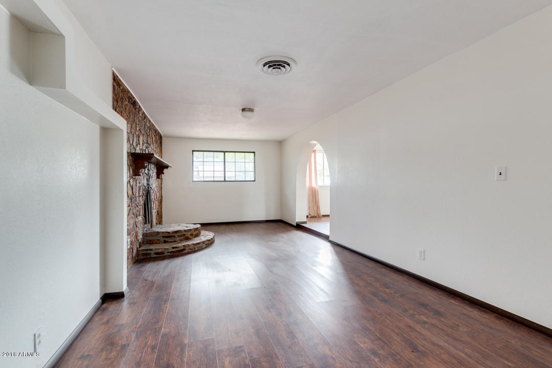 333 Danbury Road Kearny, AZ 85137 - Photo 19 of 30 Family Room/Dining Room