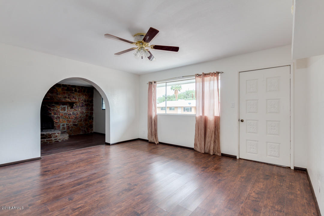 333 Danbury Road Kearny, AZ 85137 - Photo 20 of 30 Living Room