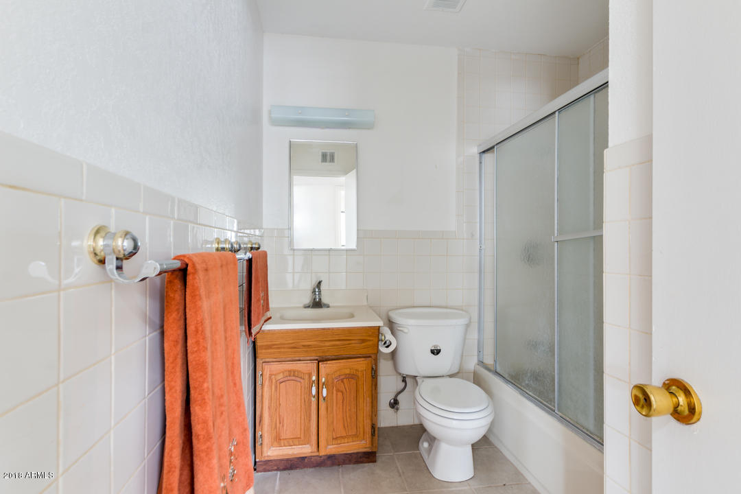 333 Danbury Road Kearny, AZ 85137 - Photo 8 of 30 Bathroom 1