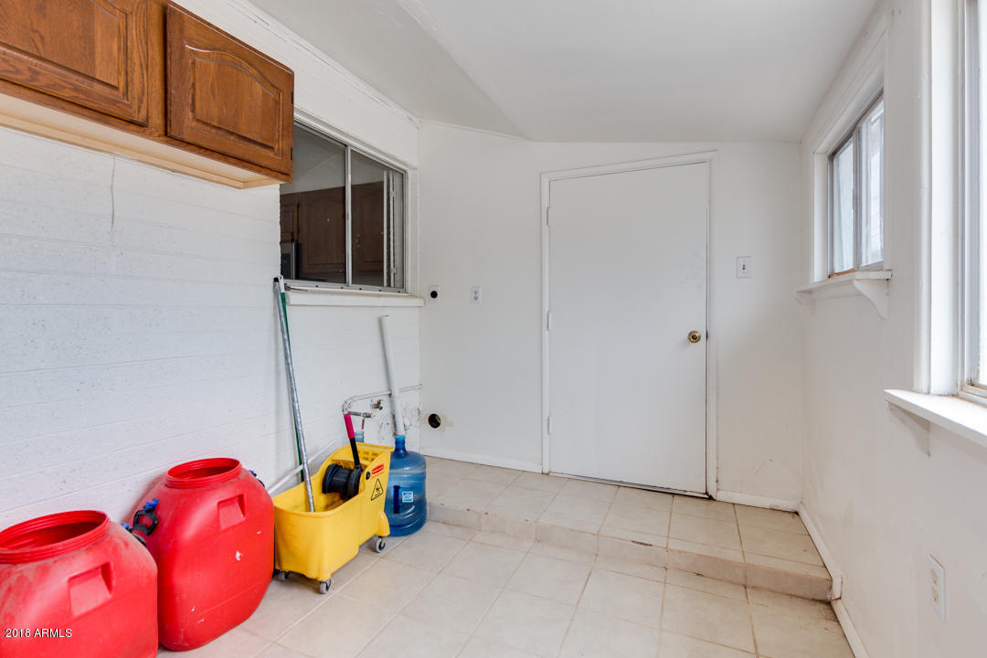 333 Danbury Road Kearny, AZ 85137 - Photo 10 of 30 Laundry