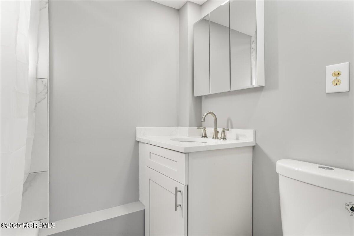 114 Cookstown New Egypt Road, Unit C7 Wrightstown, NJ 08562 - Photo 20 of 30 a utility room with sink dryer and washer