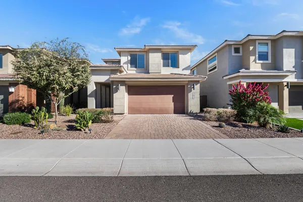$3,700 | 21927 North 31st Place, Phoenix, AZ 85050