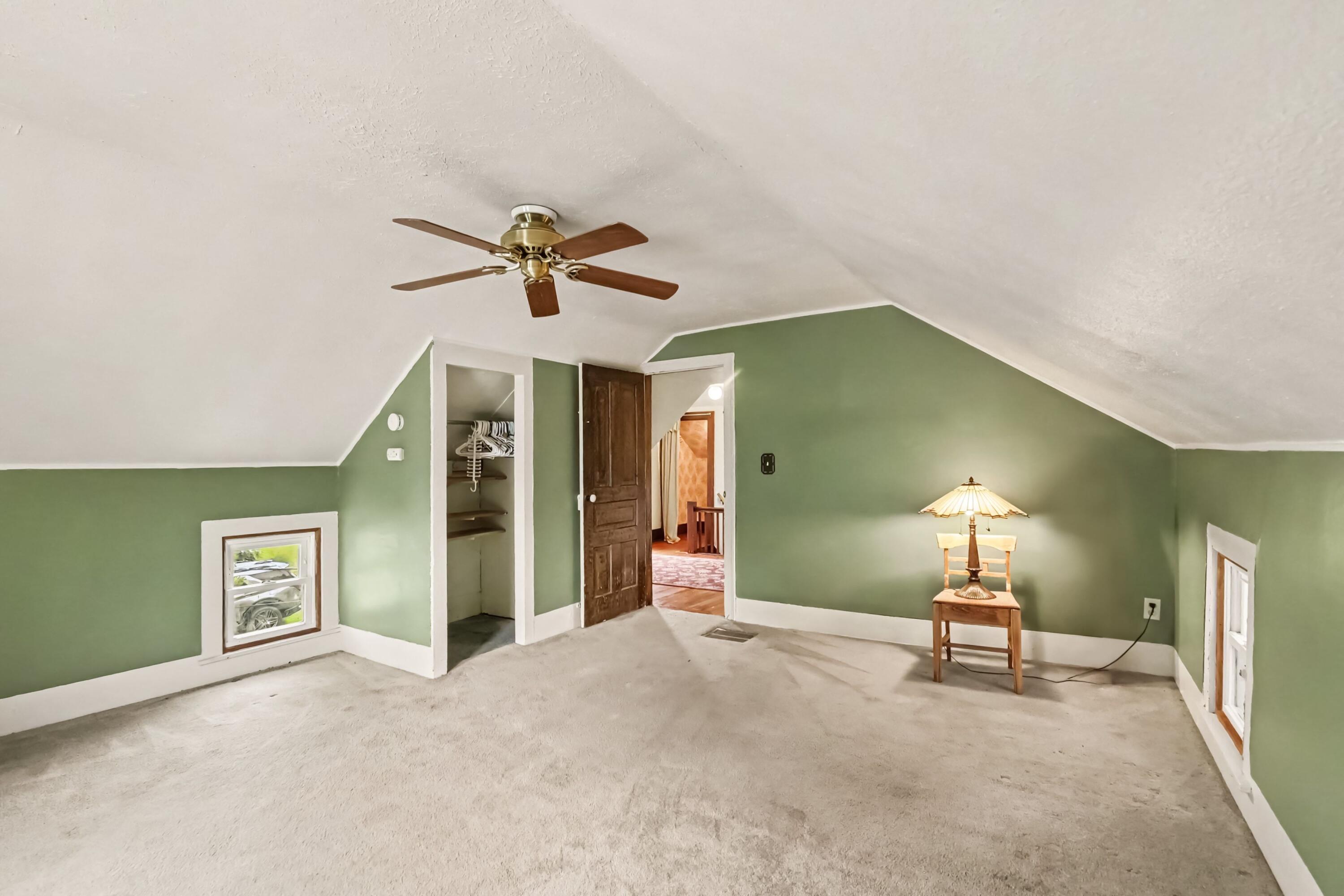 310 Fleming Street Howell, MI 48843 - Photo 12 of 24 018_file_1121