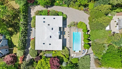 $5,995,000 | 31 Carver Street, Sag Harbor Village, NY 11963