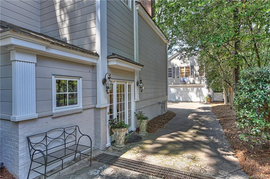 1626 Queens Road West Charlotte, NC 28207 - Photo 31 of 36 a view of a house with a yard