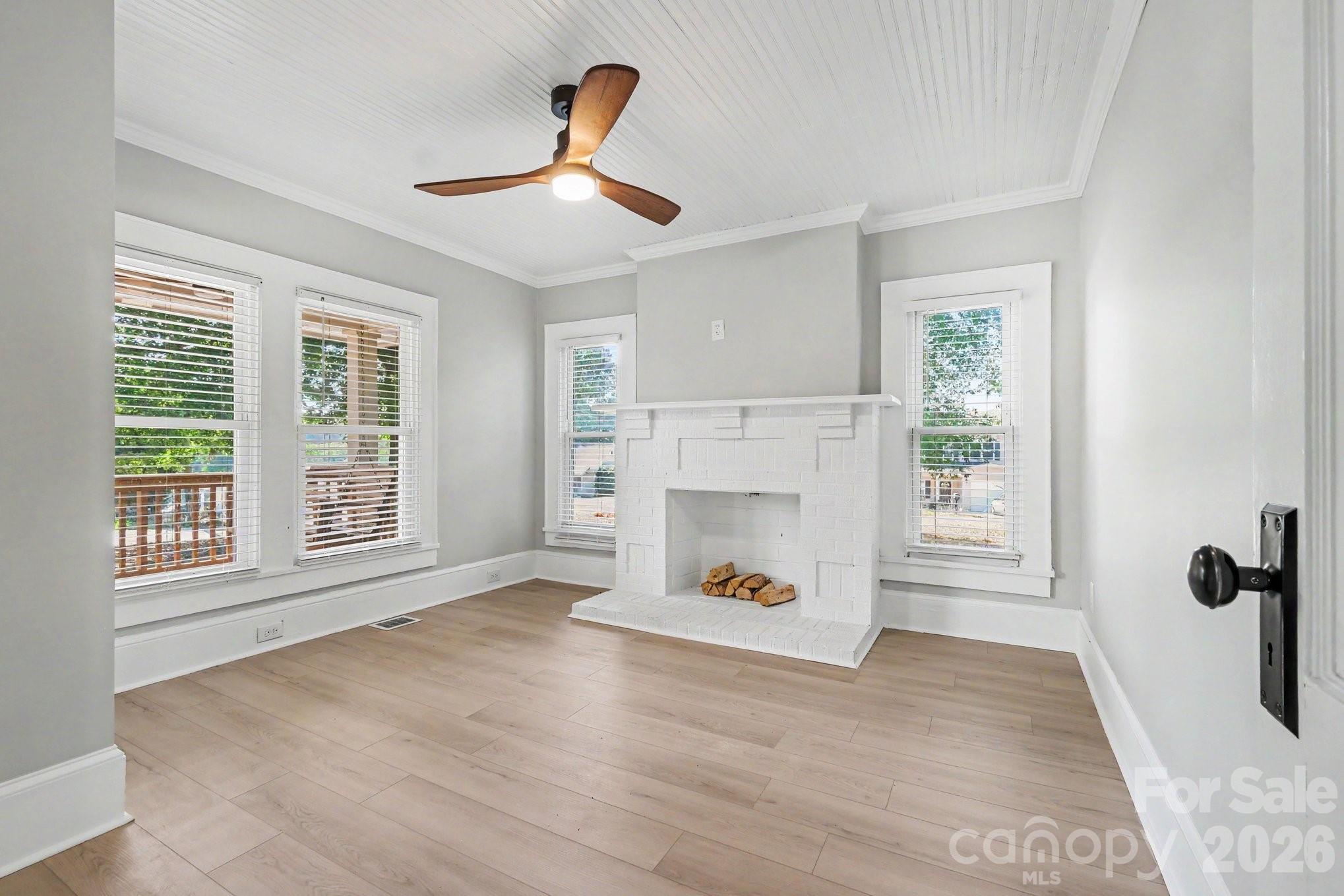 1601 Lawing Road Charlotte, NC 28216 - Photo 9 of 35 Gallery Image 9