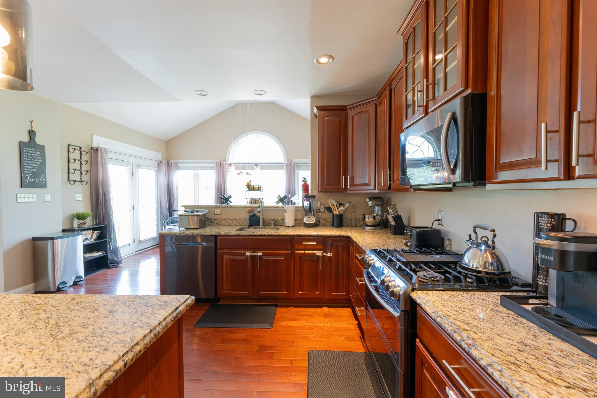 653 Chews Landing Road Sicklerville, NJ 08081 - Photo 15 of 59