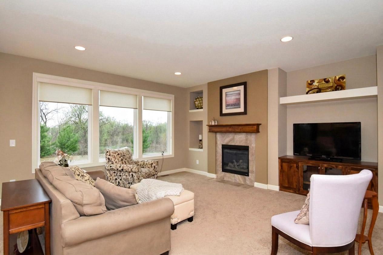 359 Riverside Circle Anoka, MN 55303 - Photo 8 of 34