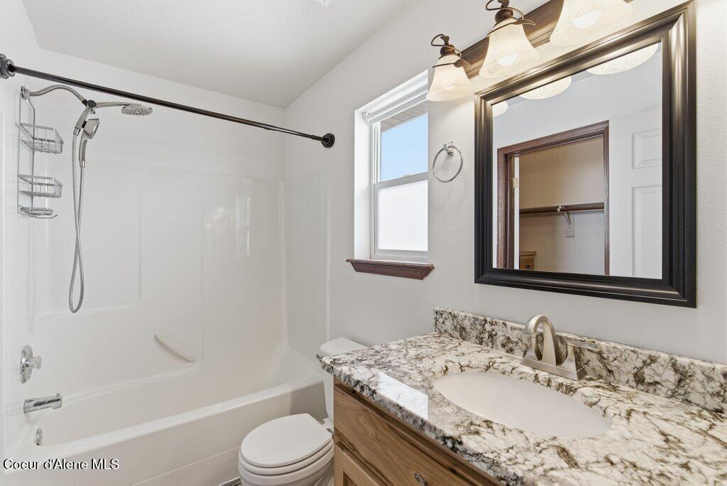 2444 North Sparrow Loop Post Falls, ID 83854 - Photo 27 of 39 Master Bath