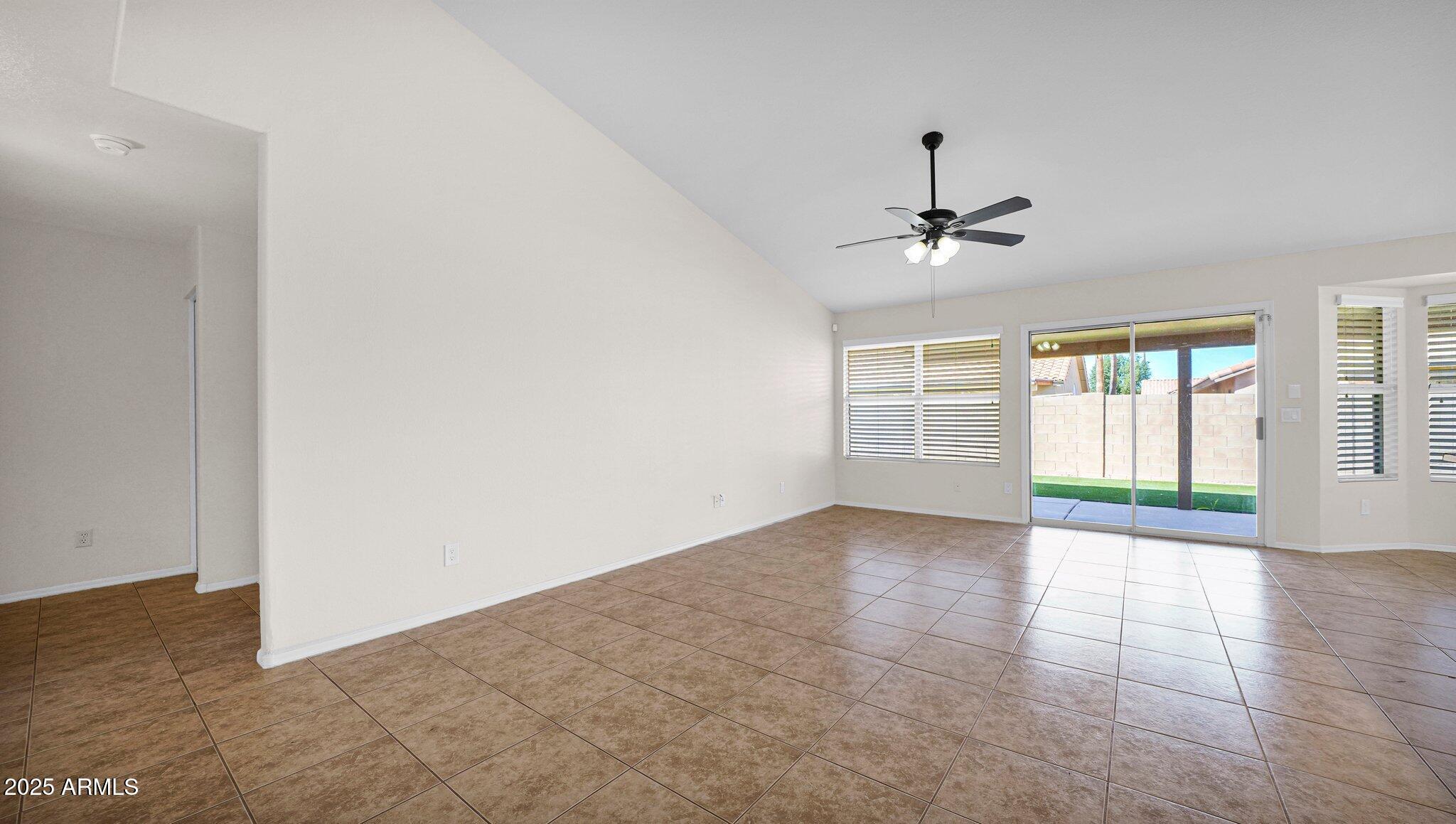 618 West Tumbleweed Road Gilbert, AZ 85233 - Photo 12 of 35 10-web-or-mls-_KLP0187
