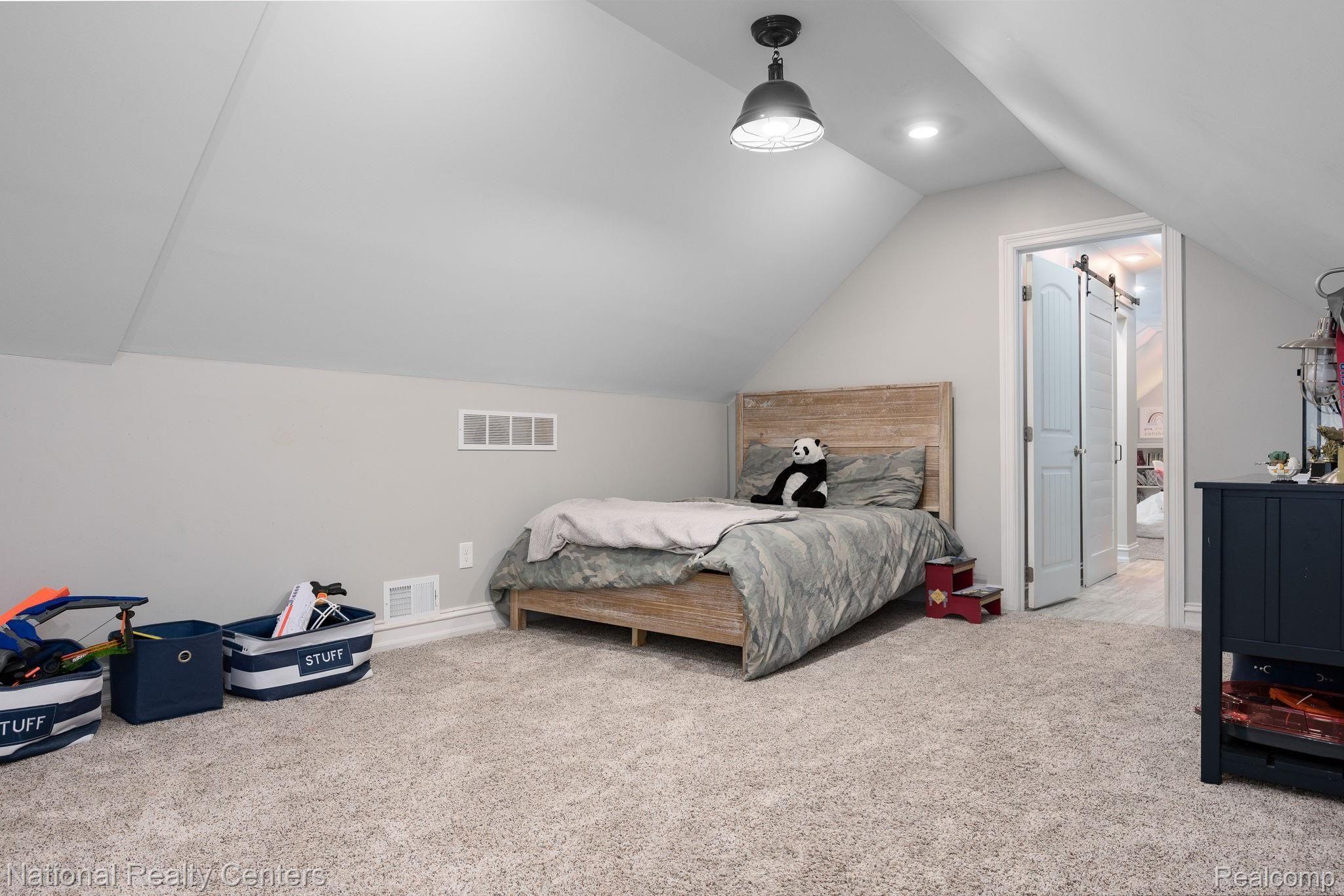 1280 Inwood Road Rochester, MI 48306 - Photo 28 of 47 2nd floor bedroom