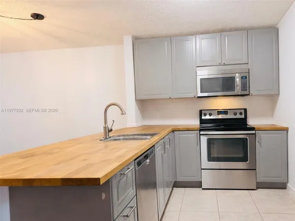 $2,995 | 614 Woodgate Circle, Unit C, Sunrise, FL 33326