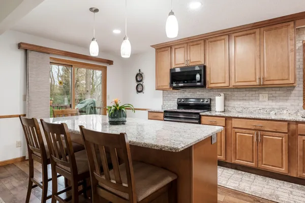 $385,000 | 6658 Nestlewood Drive, Roscoe, IL 61073