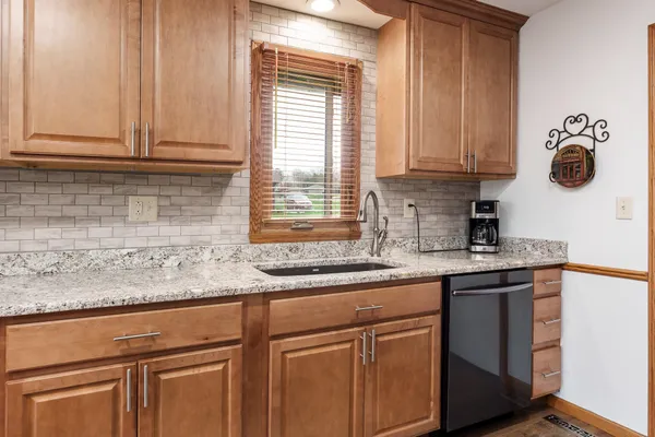 $385,000 | 6658 Nestlewood Drive, Roscoe, IL 61073