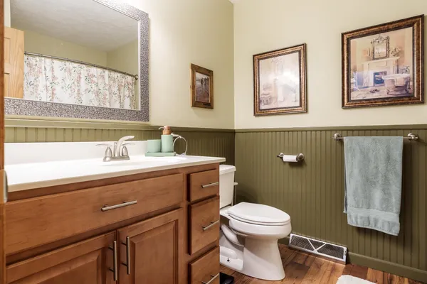 $385,000 | 6658 Nestlewood Drive, Roscoe, IL 61073