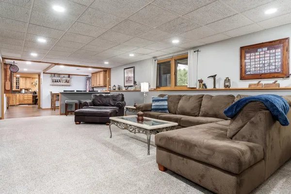 $385,000 | 6658 Nestlewood Drive, Roscoe, IL 61073