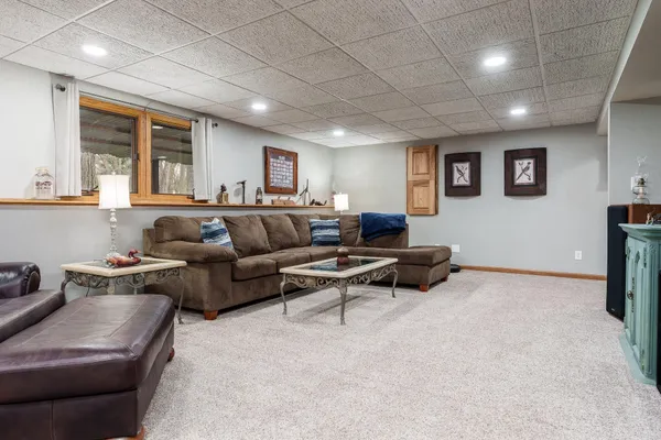 $385,000 | 6658 Nestlewood Drive, Roscoe, IL 61073