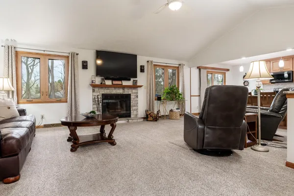 $385,000 | 6658 Nestlewood Drive, Roscoe, IL 61073
