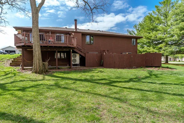 $385,000 | 6658 Nestlewood Drive, Roscoe, IL 61073