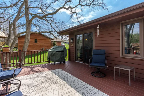 $385,000 | 6658 Nestlewood Drive, Roscoe, IL 61073
