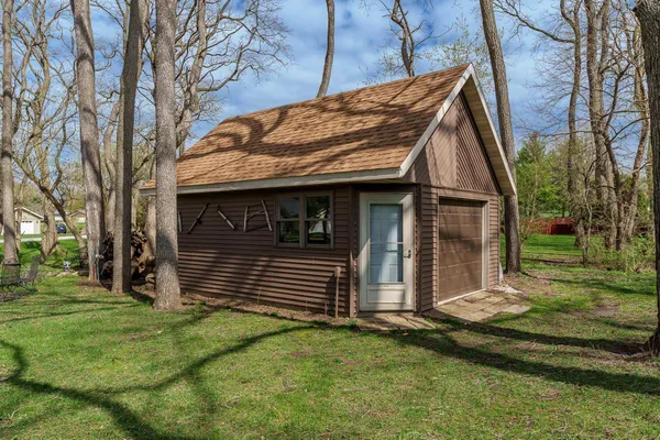 $385,000 | 6658 Nestlewood Drive, Roscoe, IL 61073