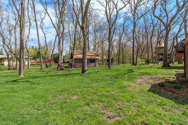 $385,000 | 6658 Nestlewood Drive, Roscoe, IL 61073