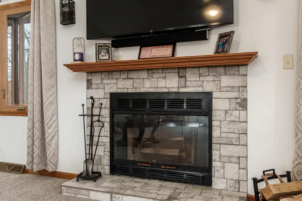 $385,000 | 6658 Nestlewood Drive, Roscoe, IL 61073