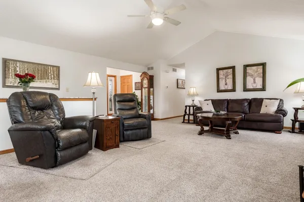 $385,000 | 6658 Nestlewood Drive, Roscoe, IL 61073