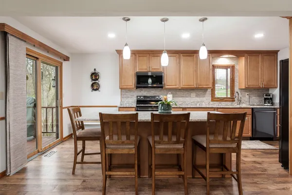 $385,000 | 6658 Nestlewood Drive, Roscoe, IL 61073
