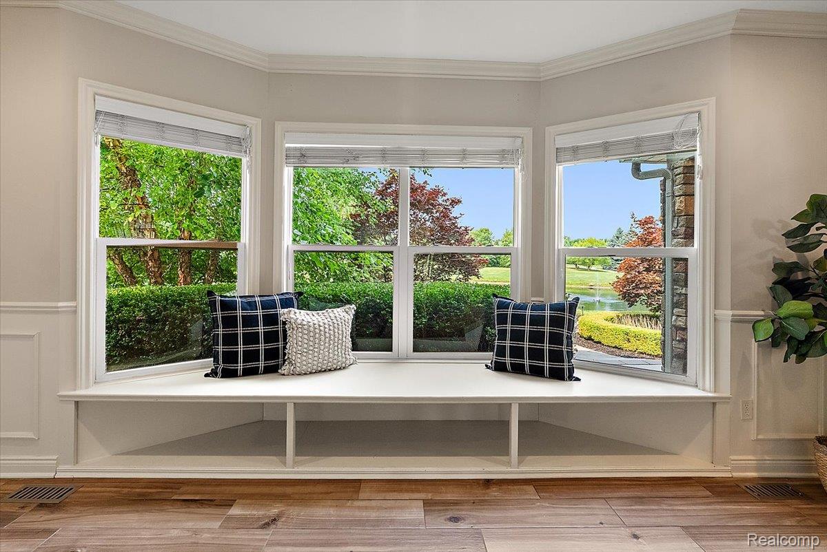 62650 Mound Road Washington, MI 48094 - Photo 10 of 76 Bay window overlooking front yard with built-in seating and storage