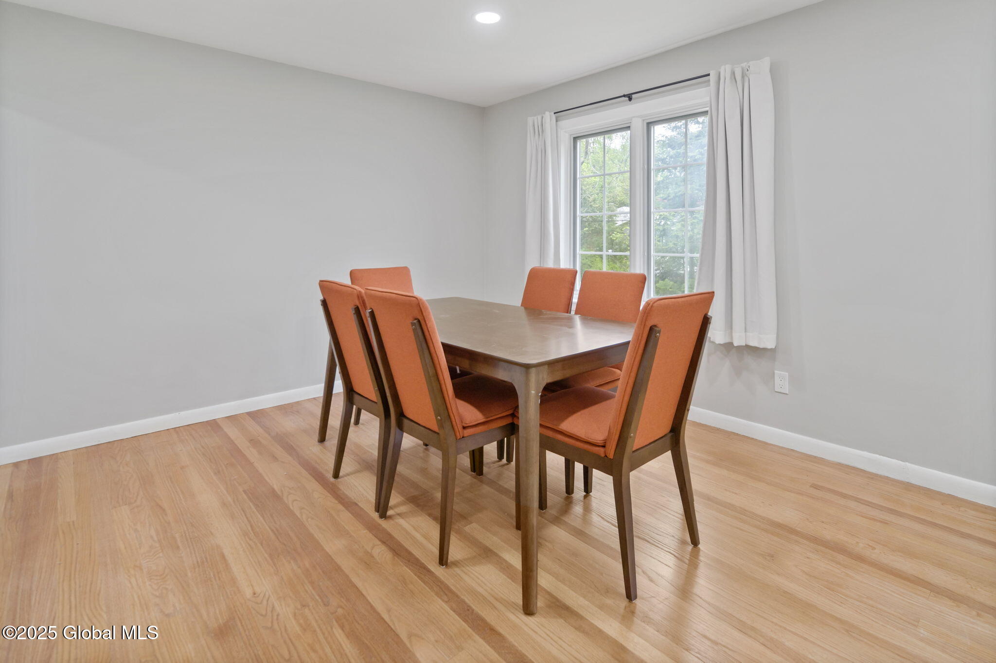 10-web-or-mls-010-1920-dover-road-niskay