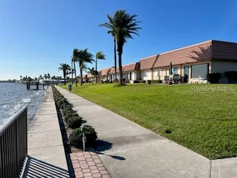 $1,800 | 19029 US Highway 19 North, Unit 28D, Clearwater, FL 33764