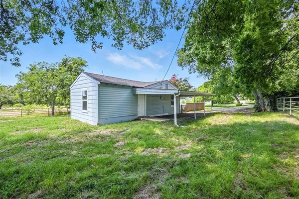 $1,550 | 1206 North Business Highway, Blue Ridge, TX 75424