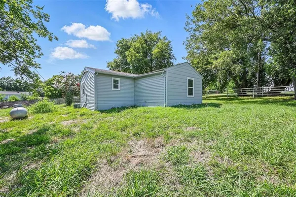 $1,550 | 1206 North Business Highway, Blue Ridge, TX 75424