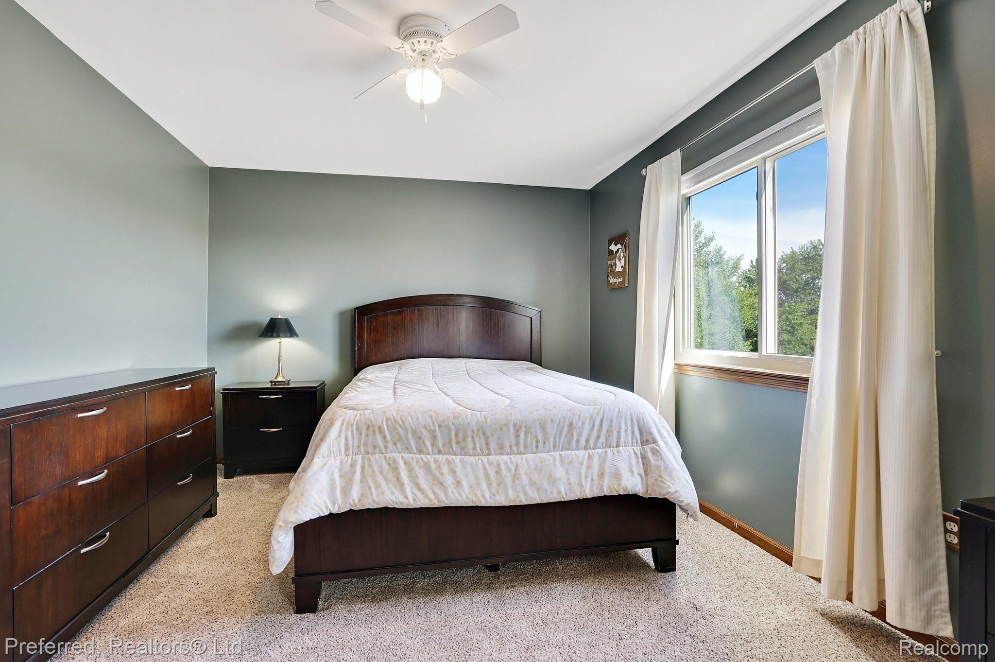 24545 Merriman Road New Boston, MI 48164 - Photo 35 of 45 3rd Bedroom.jpg