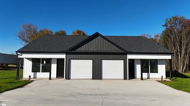 $375,900 | 3312 A & 3312b Chesnee Highway, Gaffney, SC 29341