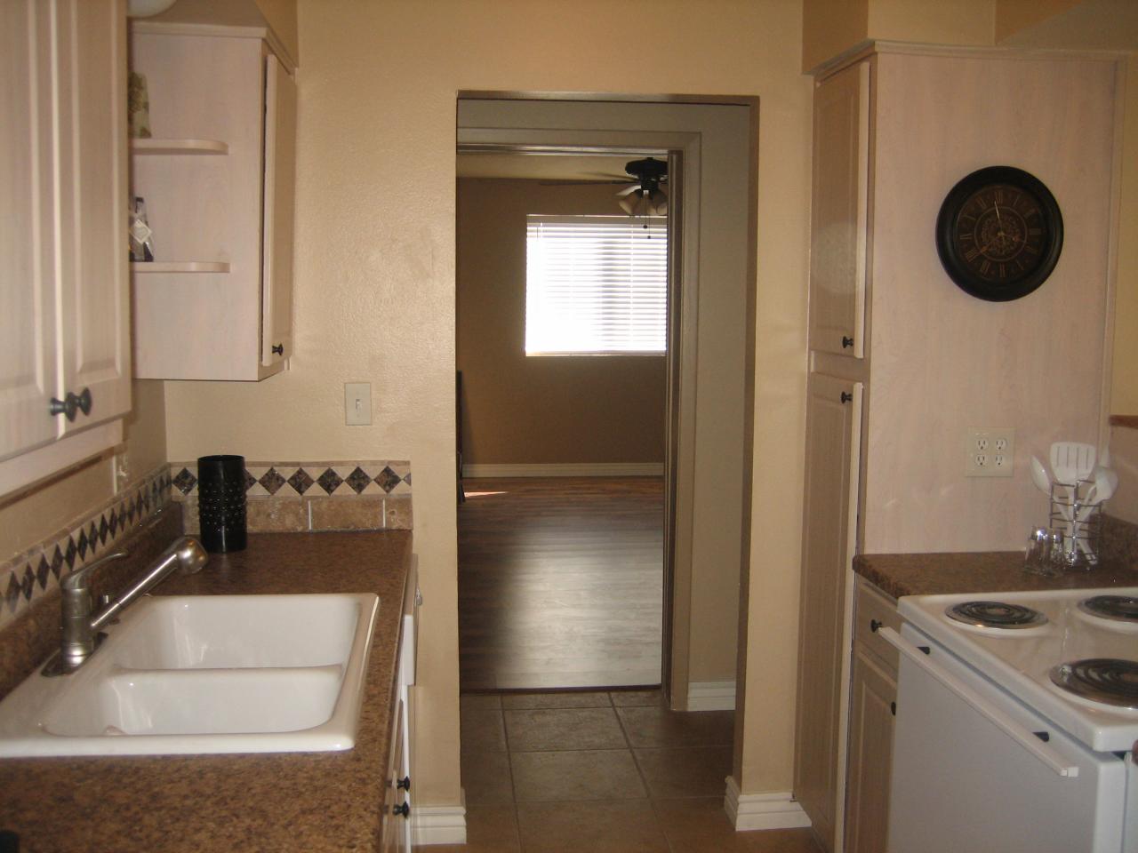 2442 East Cactus Road Phoenix, AZ 85032 - Photo 4 of 18 KITCHEN