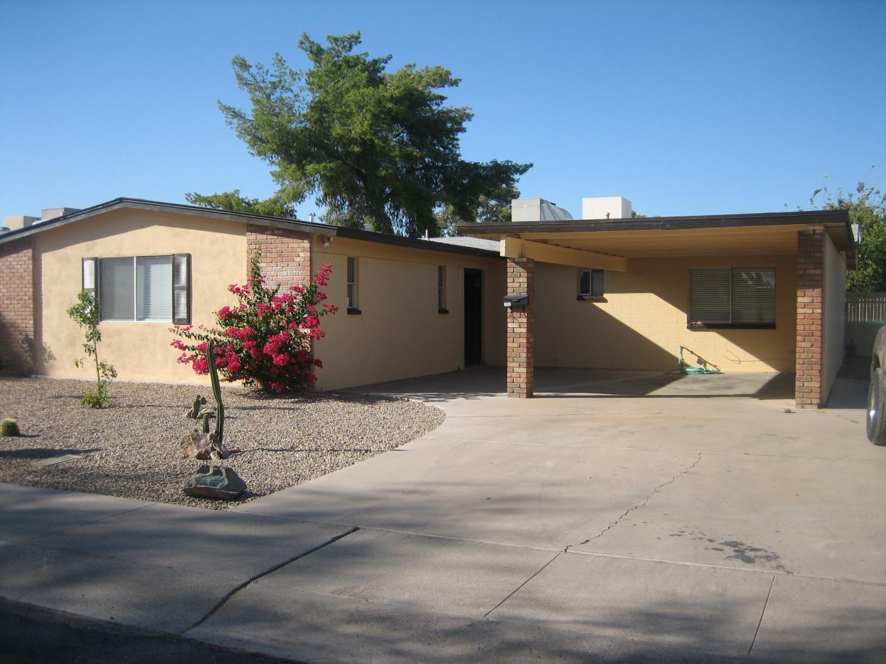 2442 East Cactus Road Phoenix, AZ 85032 - Photo 8 of 18 FRONT OF HOME