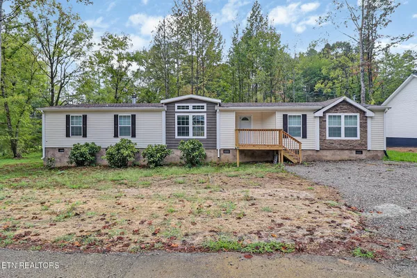 $299,900 | 681 Hen Valley Road, Oliver Springs, TN 37840