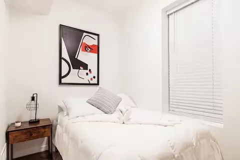 $2,950 | 2943 North Gresham Avenue, Unit 1, Chicago, IL 60618